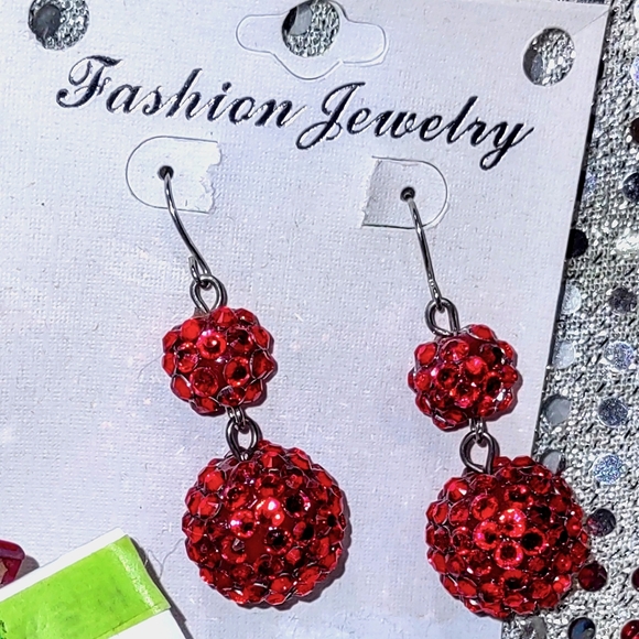 Sparkly Red Ball Party earrings - Picture 6 of 10